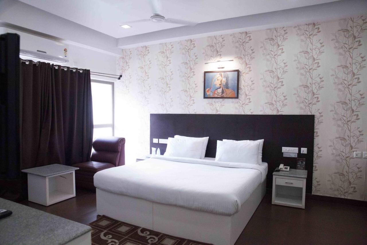 Hotel Central Park Siliguri Quarto foto